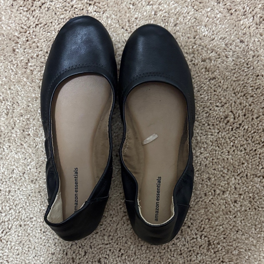 Amazon Essentials Black Leather Slip-On Ballet Flats